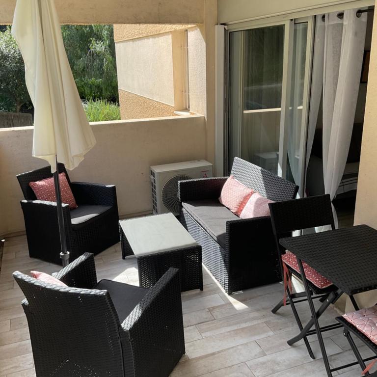 Studio coin nuit terrasse parking Clim - Apartamento de 1 dormitorio - 11