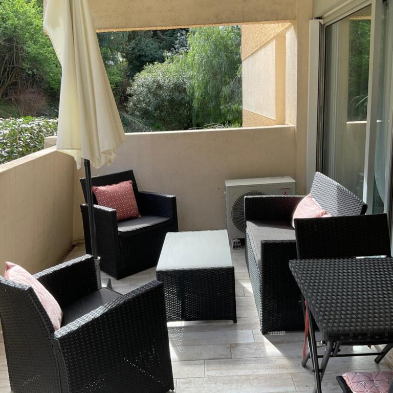 Studio coin nuit terrasse parking Clim - Apartamento de 1 dormitorio - 2