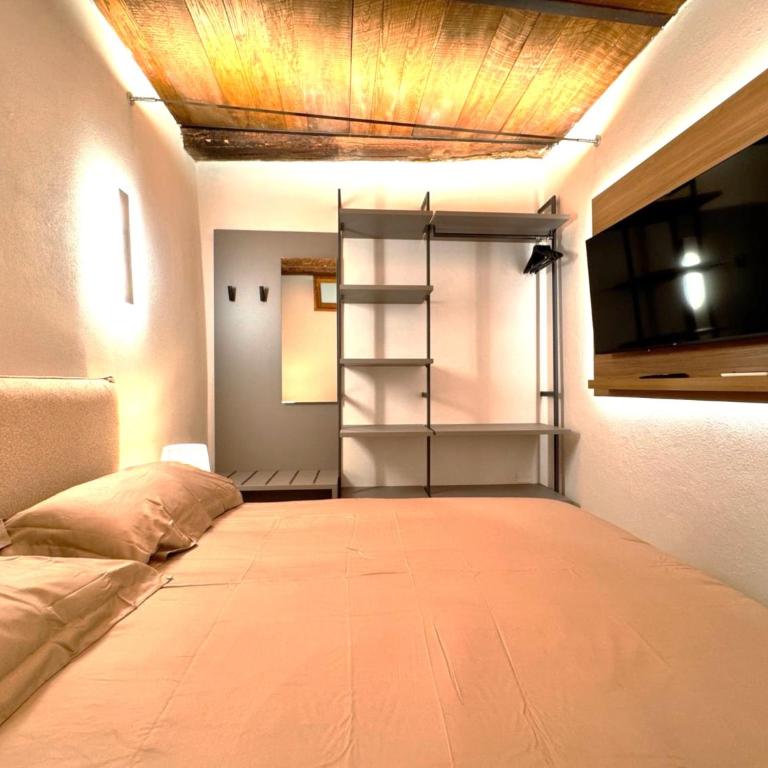 Modern Pendola Near the Duomo - One-Bedroom Apartment - 14