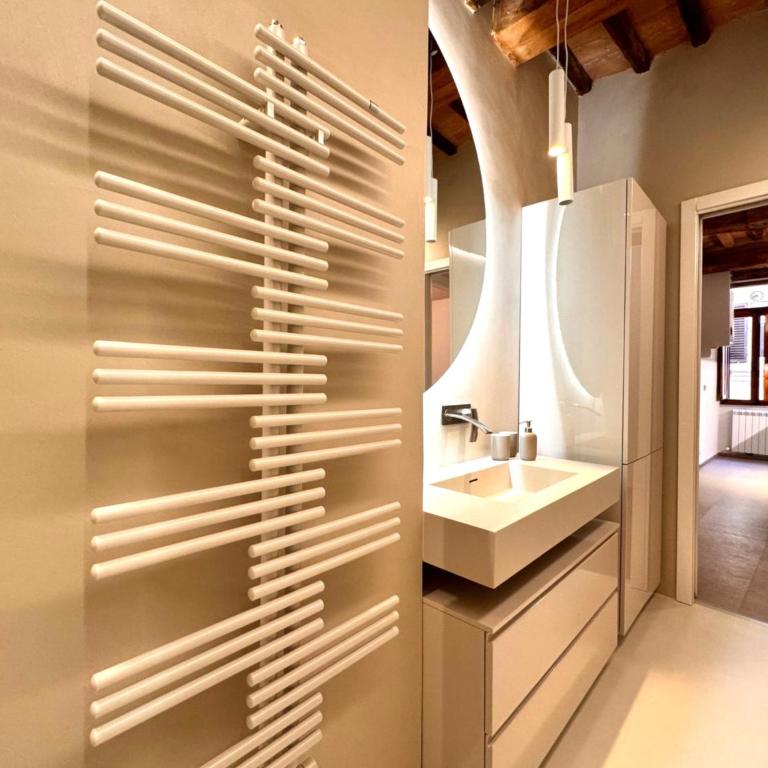 Modern Pendola Near the Duomo - One-Bedroom Apartment - 16