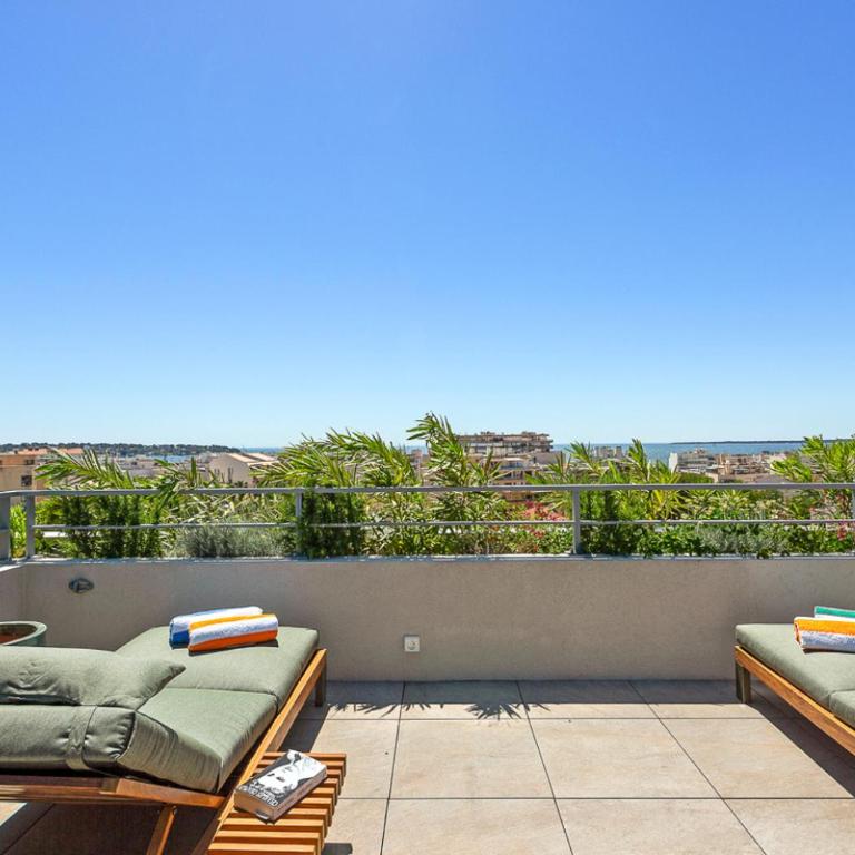 Le 701, Climatisé, toit terrasse vue mer, parking - Three-Bedroom Apartment - 25