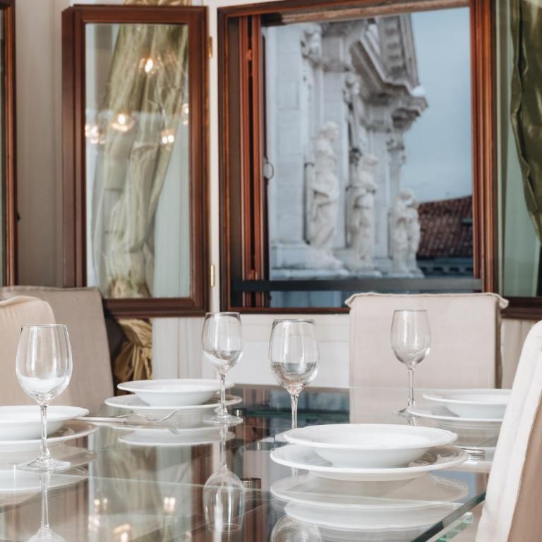 San Teodoro Palace - Luxury Apartments - Luxury Two-Bedroom Design Apartment - 13