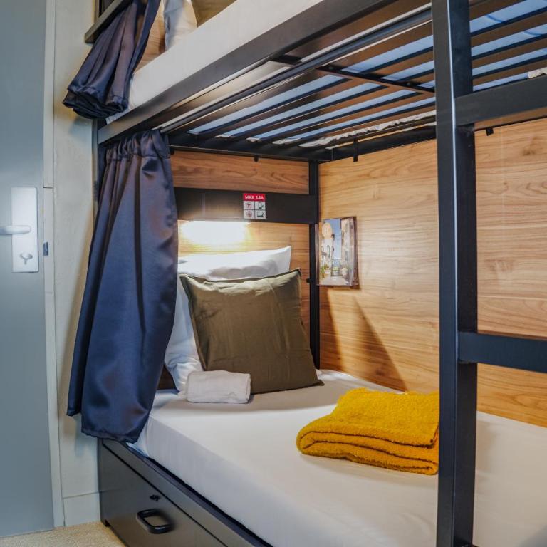 HO36 Hostel Lyon - Dortoir Privé avec Salle de Bains Commune (2 Adultes) - 7