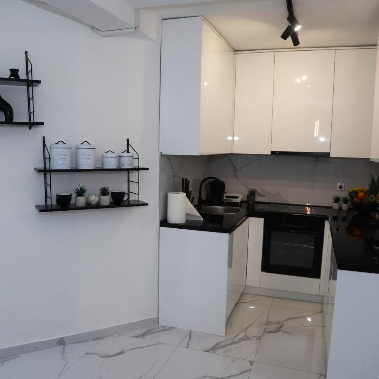 Mostar Comfort Suites with Free Parking - Two-Bedroom Apartment with Garden View - 3