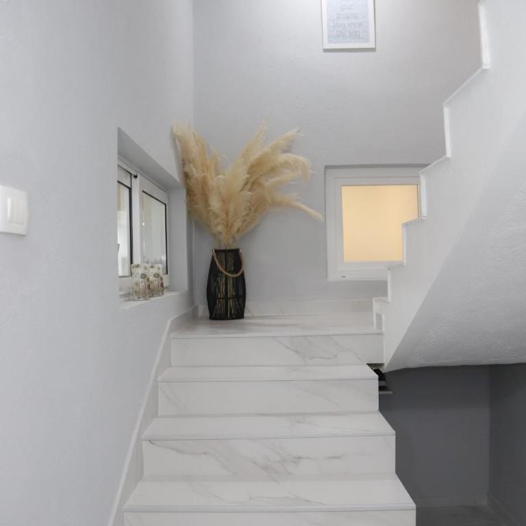 Mostar Comfort Suites with Free Parking - Two-Bedroom Apartment with Garden View - 22
