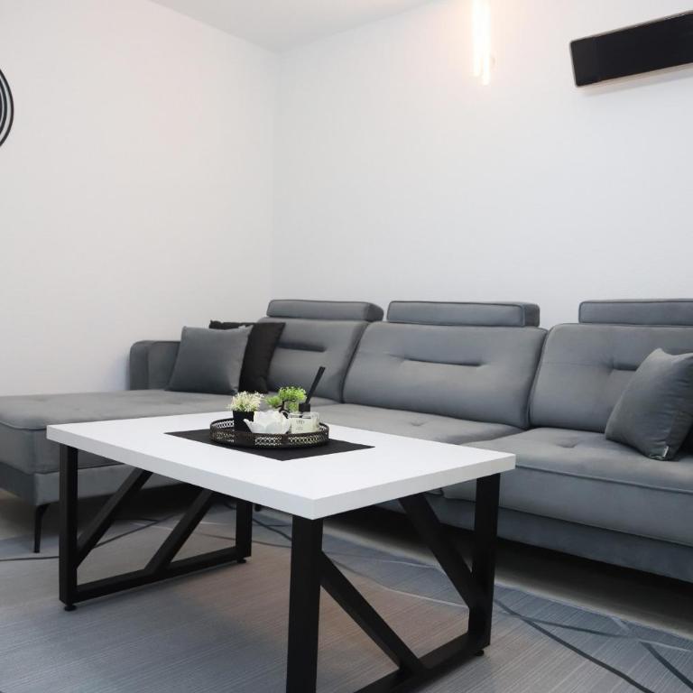 Mostar Comfort Suites with Free Parking - Two-Bedroom Apartment with Garden View - 28
