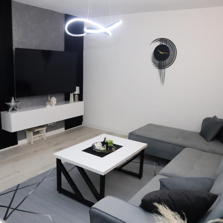 Mostar Comfort Suites with Free Parking - Two-Bedroom Apartment with Garden View - 2