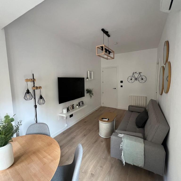 Callejones de Graná - Three-Bedroom Apartment with Balcony - 26