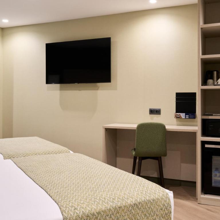 Catalonia Park Putxet - Family Room (4 People) - 4