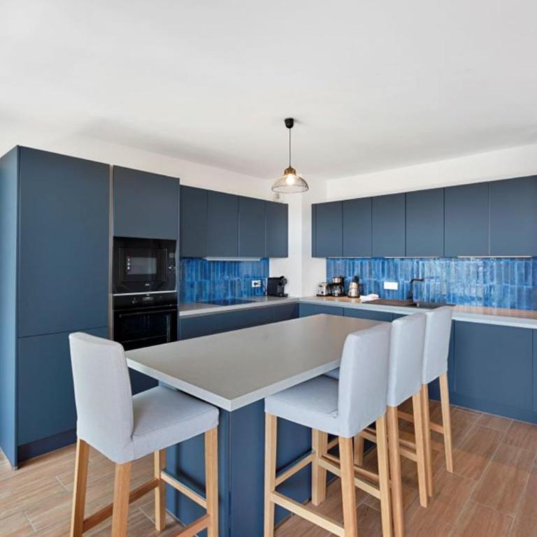 Le 701, Climatisé, toit terrasse vue mer, parking - Three-Bedroom Apartment - 3