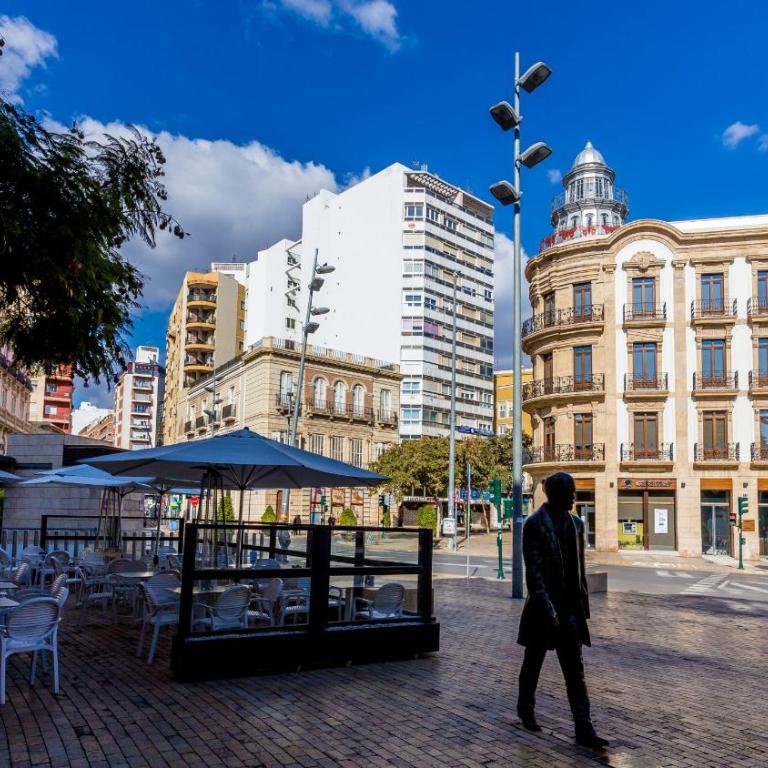 Almería Centro- Piso Reformado, Exterior, WiFi, a 1 minuto de Puerta Purchena - Apartamento de 2 dormitorios - 10