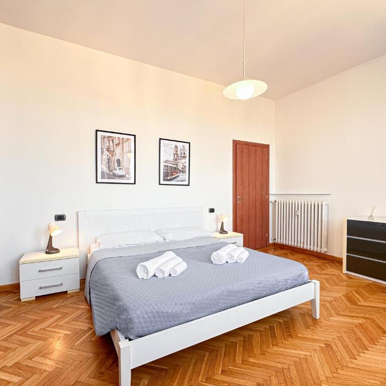 Vista Ghirlandina - Attico sul tetto del centro al settimo piano - Appartamento con 2 Camere da Letto - 3