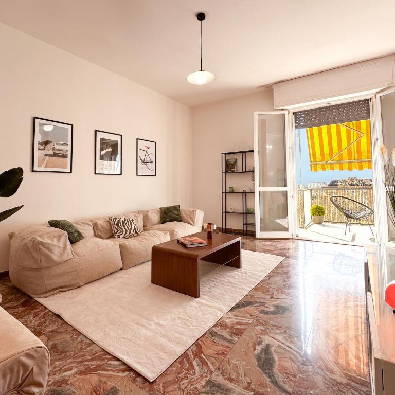 Vista Ghirlandina - Attico sul tetto del centro al settimo piano - Appartamento con 2 Camere da Letto - 16