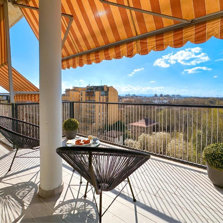 Vista Ghirlandina - Attico sul tetto del centro al settimo piano - Appartamento con 2 Camere da Letto - 28