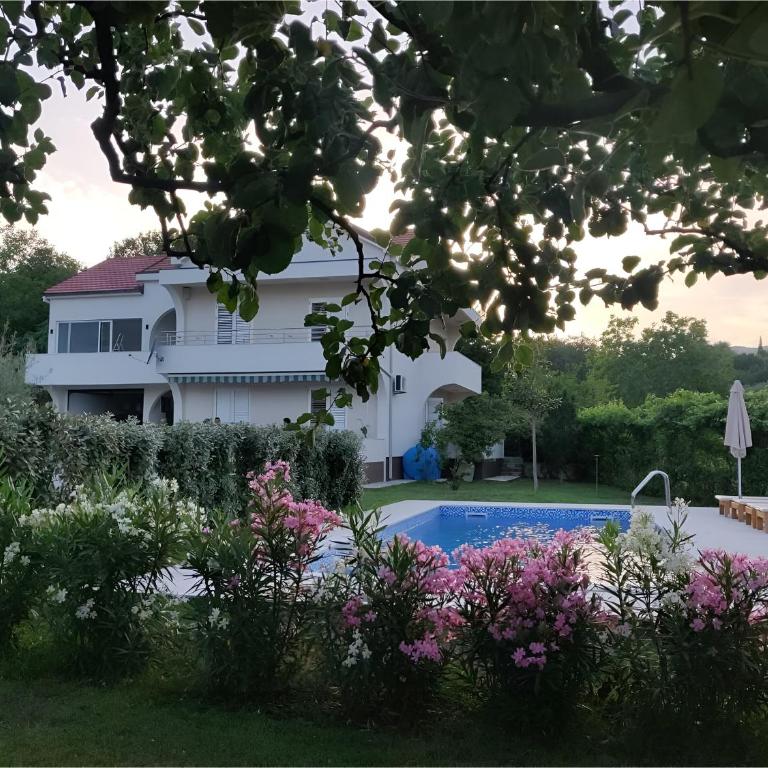 Villa MontAnja - Villa - 4