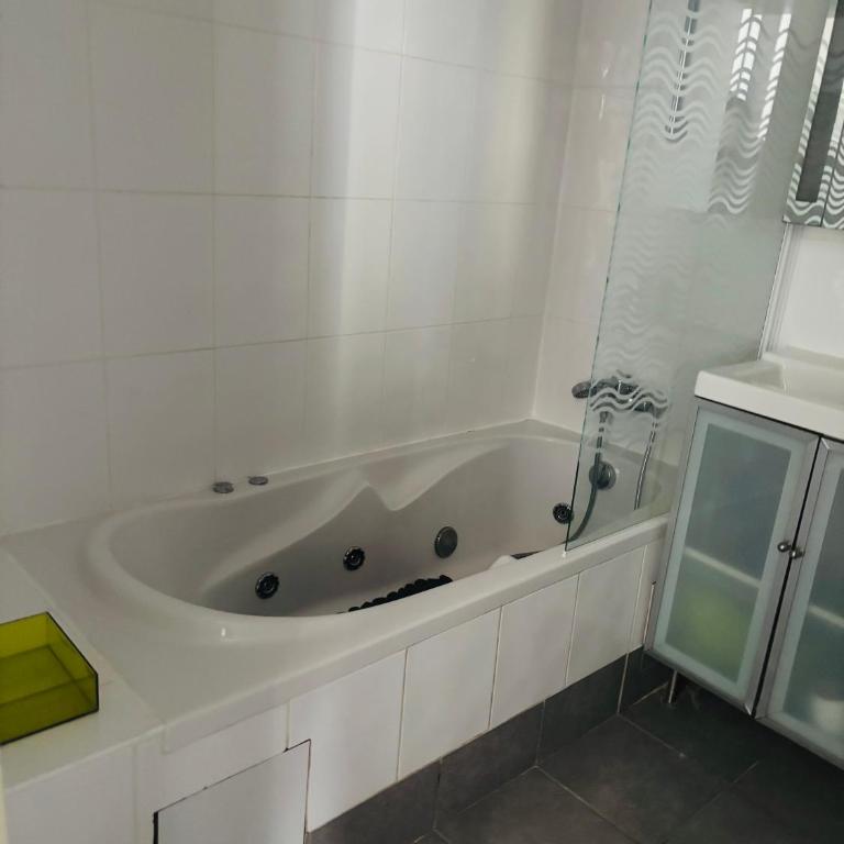 Spacious loft in the Marais - One-Bedroom Apartment - 14