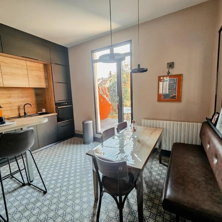 La Belle Maison, centre ville, 3 chambres et jardin - Villa 3 Chambres - 22