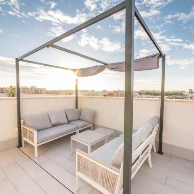 Luxury Penthouse - Rooftop Pool - 100m to the Sea - Two-Bedroom Apartment with Balcony and Terrace - 4