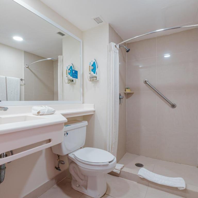 City Express by Marriott Mazatlan - Queen Room - 3