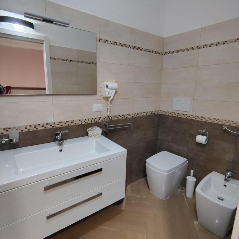 Dimora Costa Del Sole - Camera Matrimoniale con Bagno Privato - 3