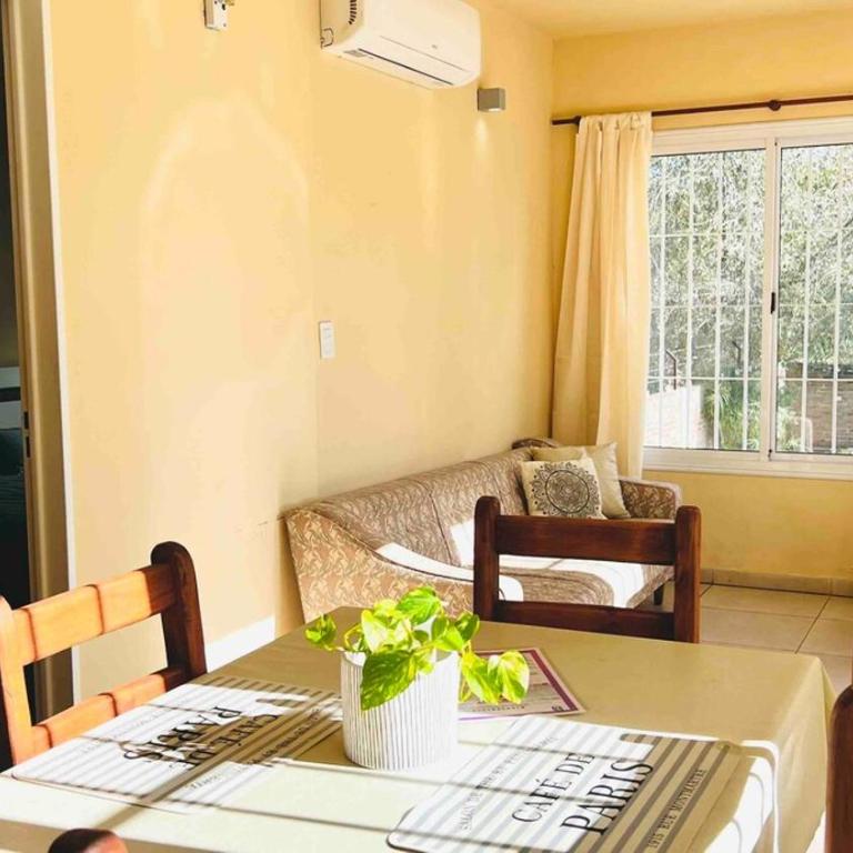 FANTASTICA Casa Con Pileta en complejo & BALNEARIO VCP - Casa con 1 dormitorio - 66