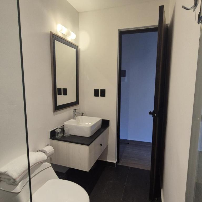 Charming equipped studio near 5th Avenue - One-Bedroom Apartment - 22