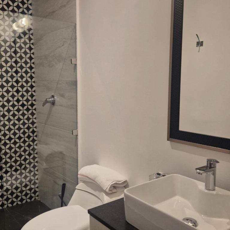 Charming equipped studio near 5th Avenue - One-Bedroom Apartment - 14