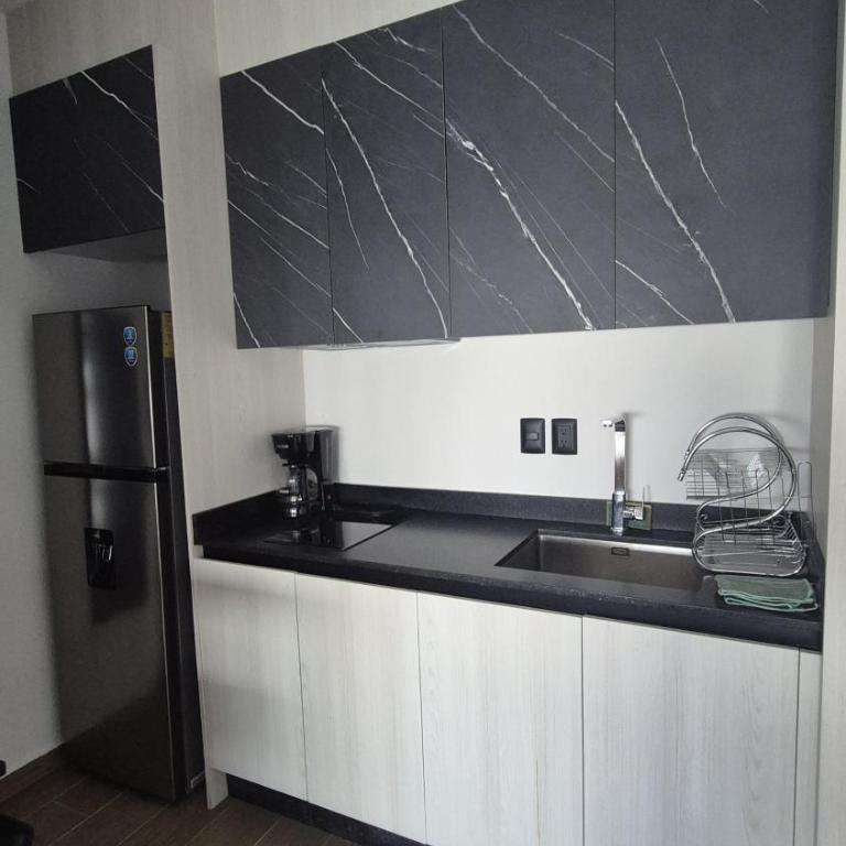 Charming equipped studio near 5th Avenue - One-Bedroom Apartment - 13