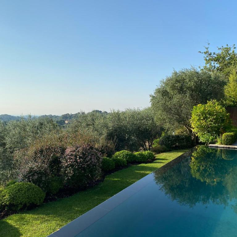 Guest house with private tennis court - Maison de Vacances - 17