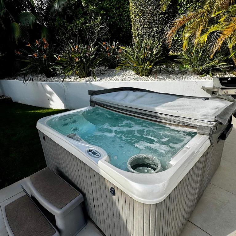 Villa Angelique, 5 BDR with Heated Private Pool in Puerto Banus - Villa - 7