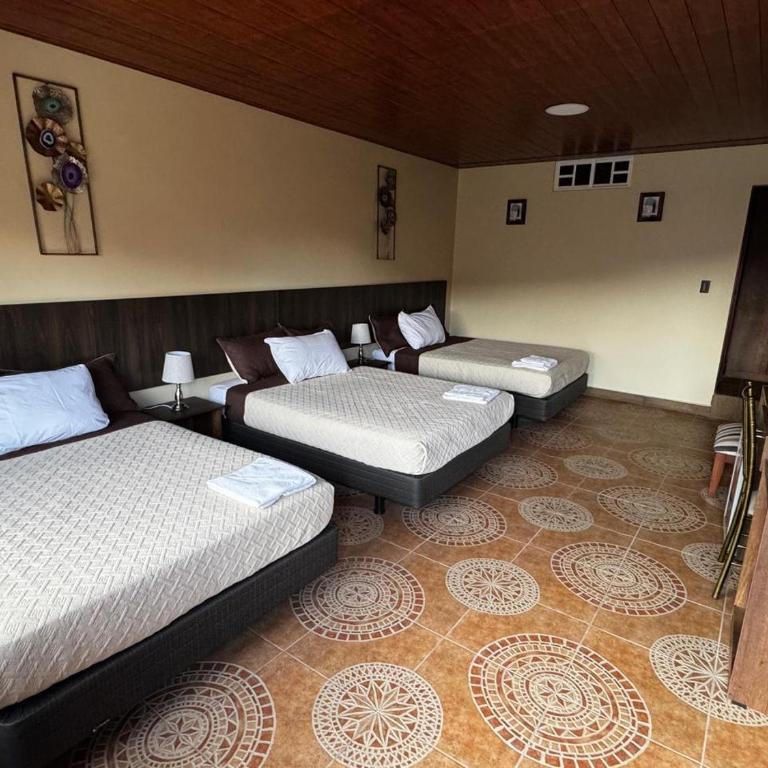 Salamandras Hostería & Spa - Habitación Familiar Estándar - 9