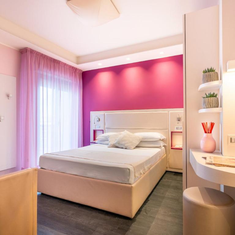 Hotel 2000 Riccione - Camera Tripla Superior - 11