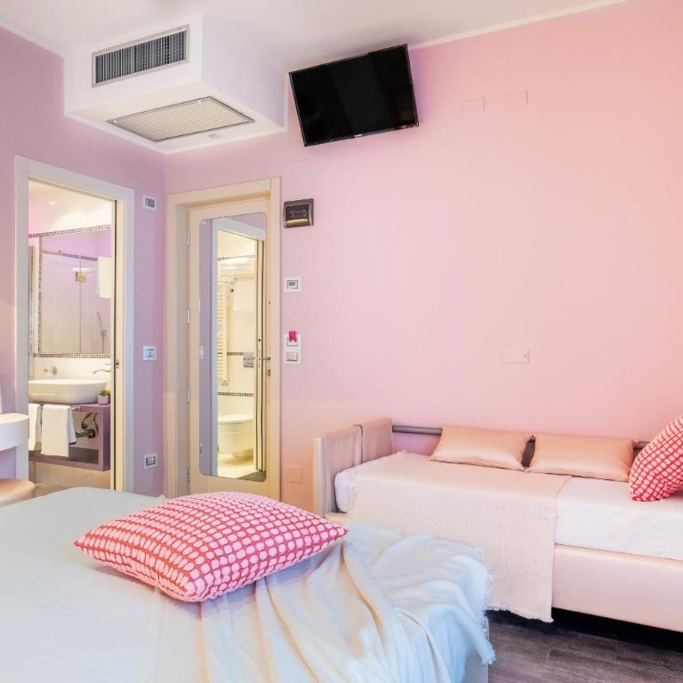 Hotel 2000 Riccione - Camera Tripla Superior - 10