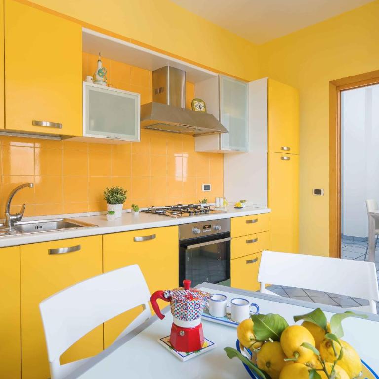 I Tre Delfini apartment in center-Sorrento Coast - Appartamento con 2 Camere da Letto - 5