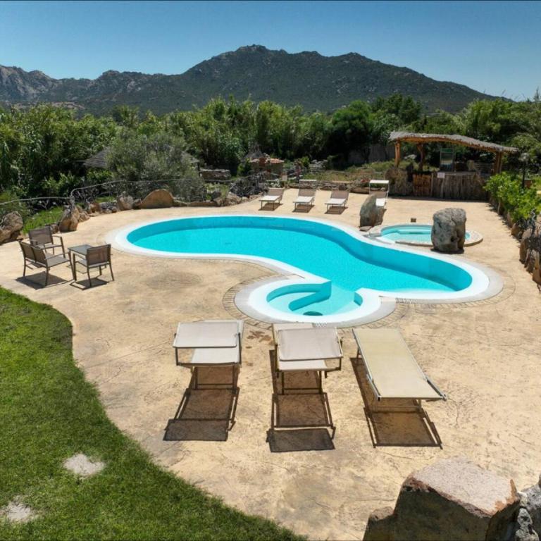 Luxury Oasis Apt Pool & Jacuzzi - Villa - 3
