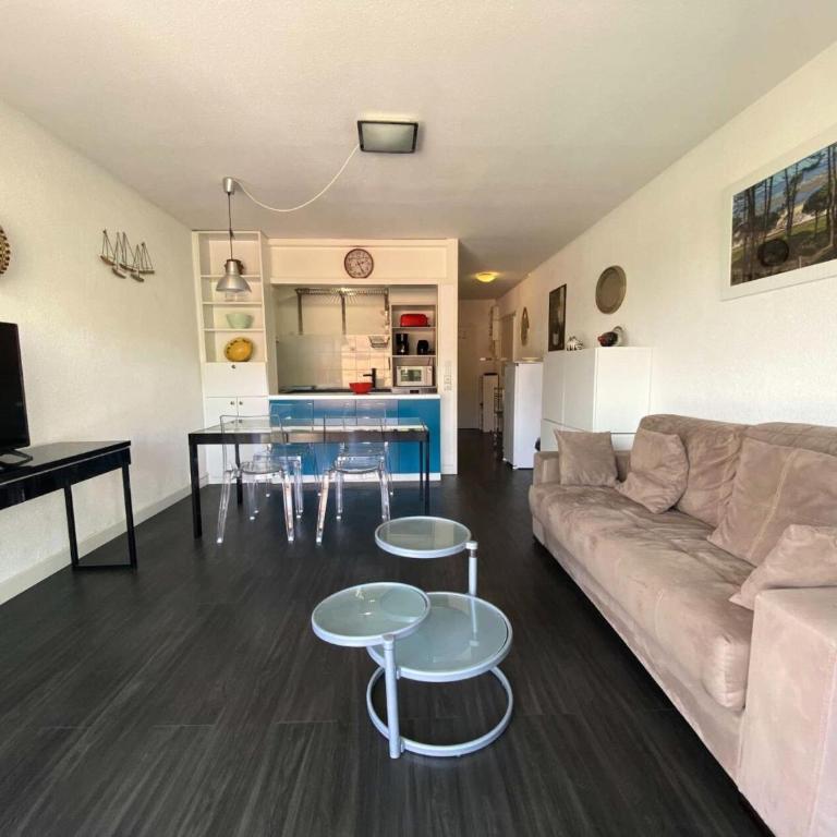 Résidence Joigny - T2 avec Vue Latérale sur la Mer MAE-9811 - Appartement - 4