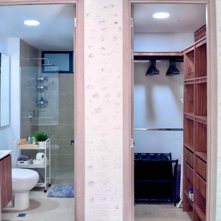 1br Near Unicentro, Upb & 2nd Parque Laureles - Apartamento - 70