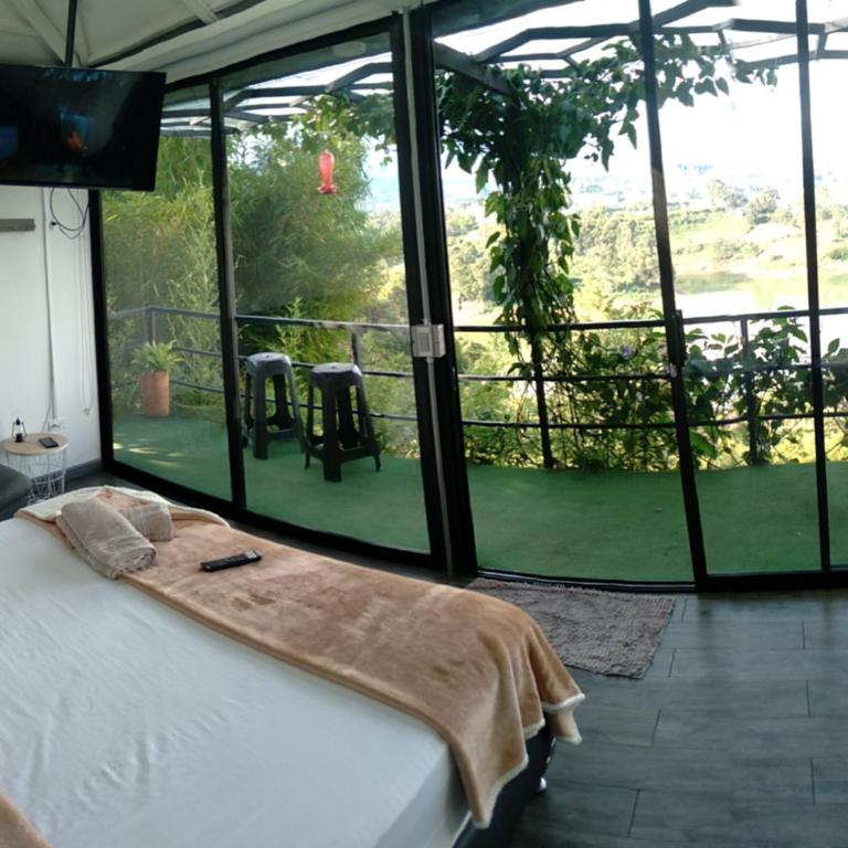 Suite Gold Glampings - Suite con vistas al lago - 12