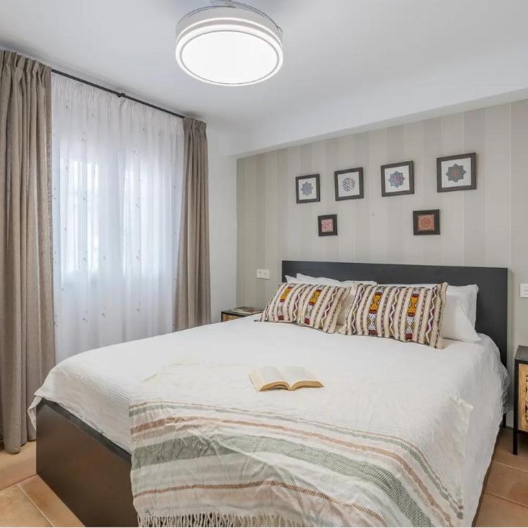 Casa al Andalus - Chic, serene, and Posh Center City Pad - Three-Bedroom Apartment - 10