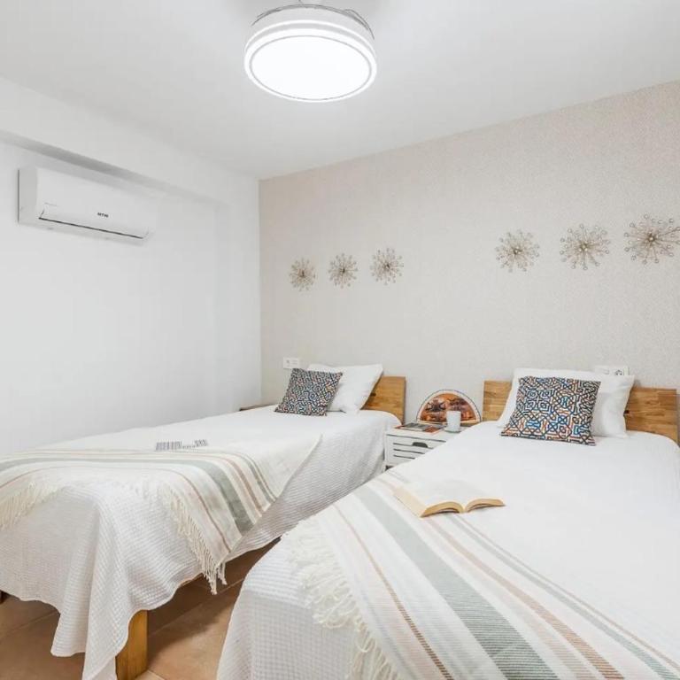 Casa al Andalus - Chic, serene, and Posh Center City Pad - Three-Bedroom Apartment - 20