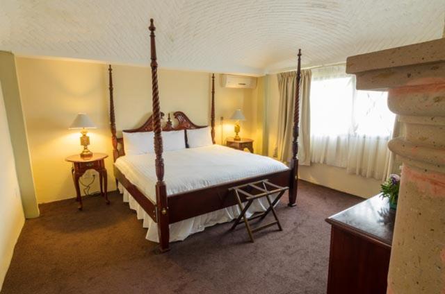 Hotel Castillo de Santa Cecilia - King Room - 2