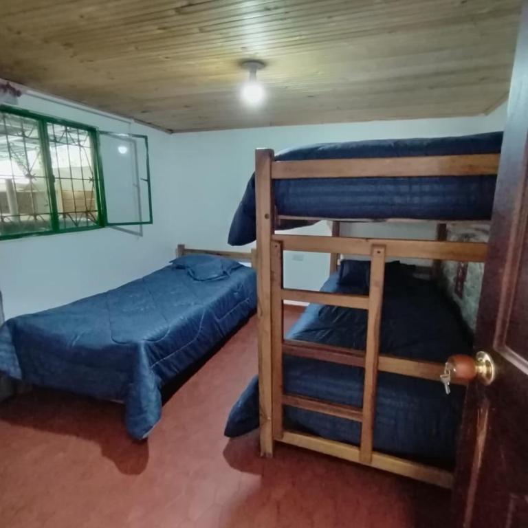 Casa hotel, vía Duitama - pantano de Vargas - Casa de 4 dormitorios - 30