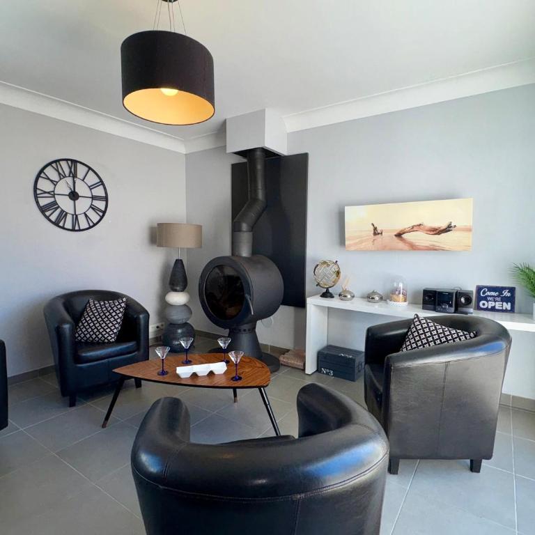 Maison Spacieuse avec Piscine Privée et Jardin à Saint Jean de Monts - FR-1-323-381 - Maison de Vacances - 6