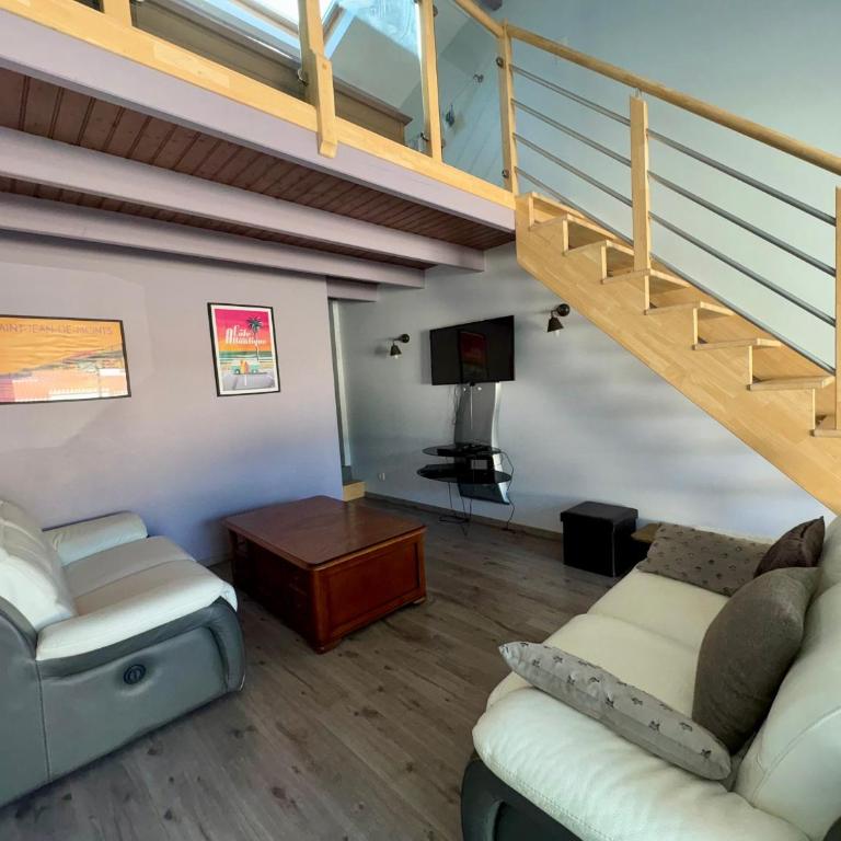 Maison Spacieuse avec Piscine Privée et Jardin à Saint Jean de Monts - FR-1-323-381 - Maison de Vacances - 12