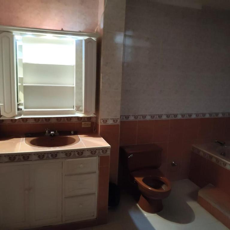 Hotel Emmalana - Habitación Familiar con baño privado - 3