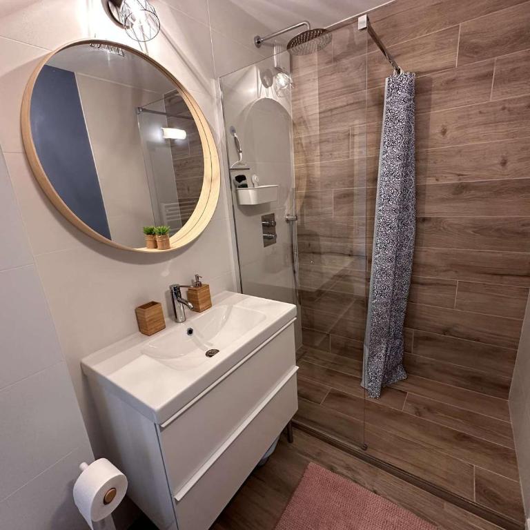 Bel appartement climatisé 2 pièces 4 personnes proche plage au Grau-du-Roi - FR-1-731-134 - Apartment - 11