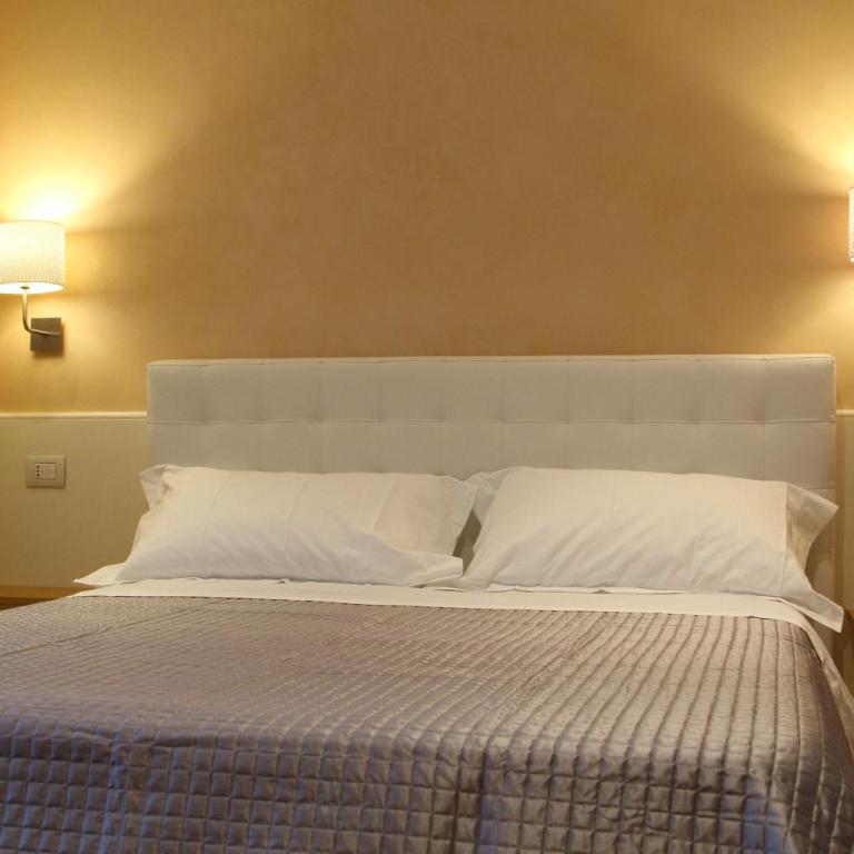 B&B I Propilei di San Girolamo - Camera Matrimoniale con Bagno Privato - 2