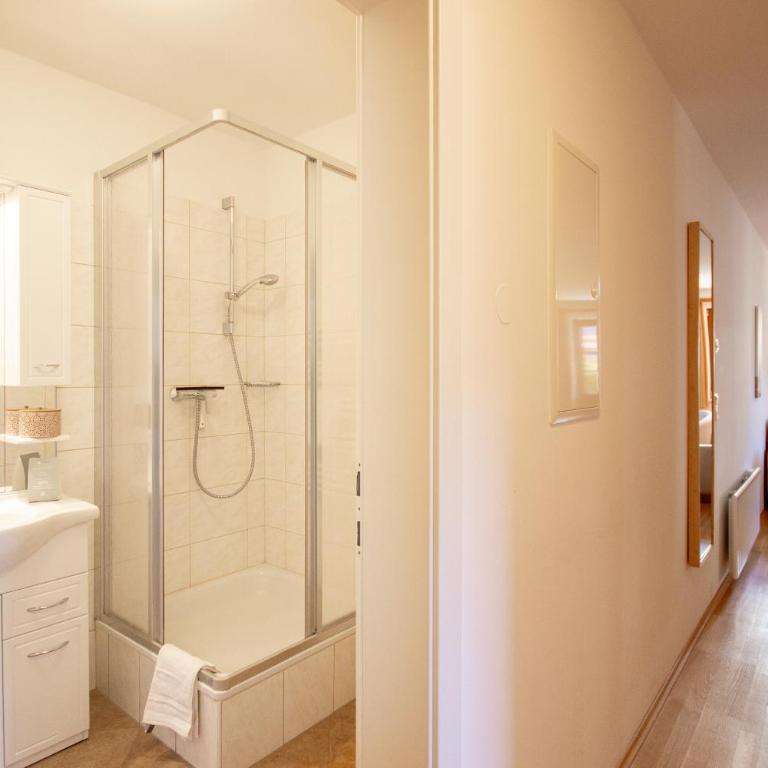 Appartements Stranach - Apartment mit 2 Schlafzimmern und Balkon - 6
