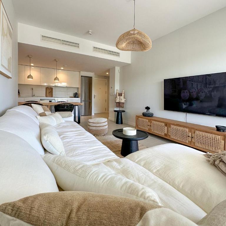 La Perla de Aranya Estepona - Two-Bedroom Apartment - 13