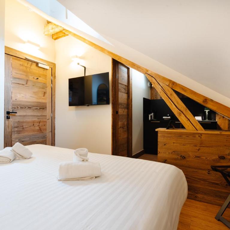 Hostellerie du Petit Saint Bernard - Chambre Double Supérieure avec Cuisine - 11